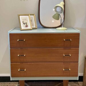 Colette - Petite commode vintage enbois massif restauré et relooké