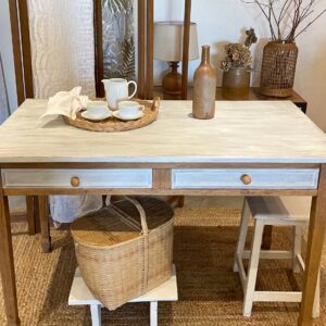 Lison table parisienne ancienne avec 2 tiroirs